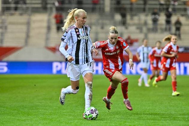UEFA Womens s Champions League FC Bayern Munich Juventus Turin 16 10 2025 MUNICH, GERMANY OCTOBER 16 Amalie VANGSGAARD Juventus Turin 14 against Franziska KETT FC Bayern Munich 20 during the UWCL match between FC Bayern Munich vs Juventus FC on matchday 2 at FC Bayern Campus on October 16, 2025 in Munich, Germany Copyright: xBEAUTIFULxSPORTS Goldbergx