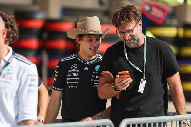 F1 - UNITED STATES GRAND PRIX 2025 KIMI ANTONELLI Andrea (ita), Mercedes AMG F1 Team W16, portrait with RIPKE Paul, photographer during the 2025 Formula 1 United States Grand Prix, 19th round of the 2025 FIA Formula One World Championship, WM, Weltmeisterschaft from October 17 to 19, 2025 on the Circuit of the Americas, in Austin, Texas, United States of America - AustinUnited States  Copyright: xANTONINxVINCENTx