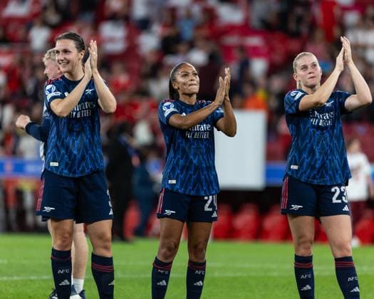 Arsenal team after the match between SL Benfica and Arsenal FC, valid for UEFA Women s Champions League 2025 2026 at Estadio da Luz on 16 October 2025. Lisbon Estadio da Luz - Lisboa Benfica Lisbon Portugal Copyright: xIMAGOx xPRIMExSPORTSxIMAGESx xFILIPExOLIVEIRAx