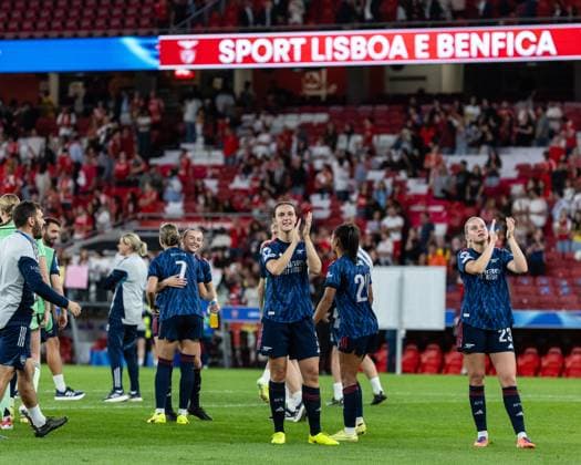 Arsenal team after the match between SL Benfica and Arsenal FC, valid for UEFA Women s Champions League 2025 2026 at Estadio da Luz on 16 October 2025. Lisbon Estadio da Luz - Lisboa Benfica Lisbon Portugal Copyright: xIMAGOx xPRIMExSPORTSxIMAGESx xFILIPExOLIVEIRAx