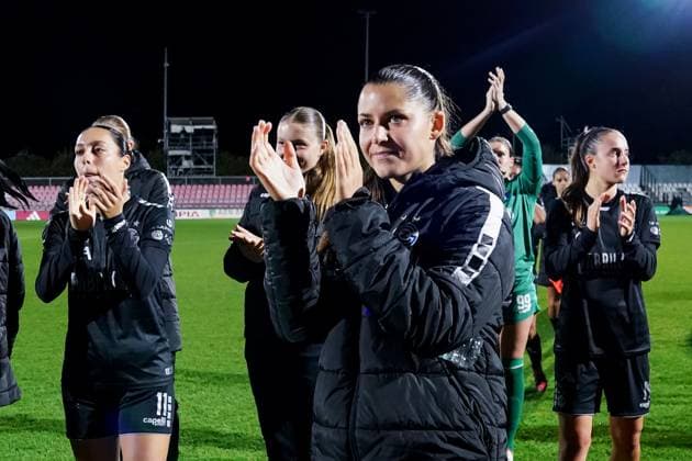 Netherlands UEFA Women s Europa Cup, Ajax Amsterdam vs GC Women s Football, De Toekomst, Amsterdam Luna Lemperiere 6 Grasshopper Club thanks the fans Copyright: xDanielaxPorcellix