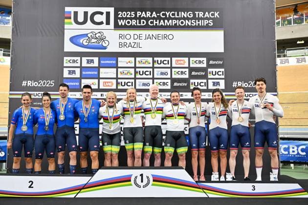 2025 UCI Para-Cycling Track World Championships Picture by Simon Wilkinson SWpix.com - 16 10 2025 - Cycling - 2025 UCI Para-Cycling Track World Championships - Rio Olympic Velodrome, Rio de Janeiro, Brazil - Mixed 750 m Tandem Team Sprint Podium - Jessica Gallagher (Australia) piloted by Jacqui Mengler-Mohr (Australia) and Kane Perris (Australia) piloted by Luke Zaccaria (Australia) receiving the Gold Medal to become World Champion with Marianna Agostini (Italy) piloted by Elena Bissolati (Italy) and Stefano Meroni (Italy) piloted by Francesco Ceci (Italy) receiving the Silver Medal and Elizabeth Jordan (Great Britain) piloted by Danielle Khan (Great Britain) and James Ball (Great Britain) piloted by Steffan Lloyd (Great Britain) receiving the Bronze Medal Copyright: x xSWpix.comx(t axPhotographyxHubxLtd)xSimonxWilkinson SWpix.comx SWP-3030-9690
