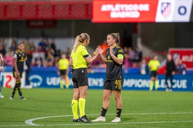 October 16, 2025, Alcala De Henares, Madrid, Spain: REFEREE ELENI ANTONIOU during the UEFA Women s Champions League soccer match between ATLETICO DE MADRID WOMENS - Manchester United, ManU WOMENS, held on October 16, 2025, at the AlcaloÂ¡ de Henares Sports Center in Madrid, Spain. Alcala De Henares Spain - ZUMAc312 20251016_zsp_c312_069 Copyright: xOscarxManuelxSanchezx