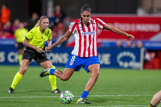 October 16, 2025, Alcala De Henares, Madrid, Spain: ANTONIA GARCIA of Club Atlo tico de Madrid SAD Femenino kicks the ball during the UEFA Women s Champions League soccer match between ATLETICO DE MADRID WOMENS - Manchester United, ManU WOMENS, held on October 16, 2025, at the AlcaloÂ¡ de Henares Sports Center in Madrid, Spain. Alcala De Henares Spain - ZUMAc312 20251016_zsp_c312_132 Copyright: xOscarxManuelxSanchezx