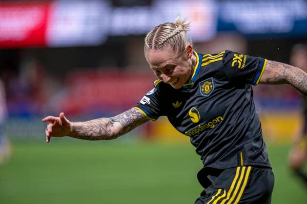 October 16, 2025, Alcala De Henares, Madrid, Spain: LEAH GALTON of Manchester United, ManU Womens during the UEFA Women s Champions League soccer match between ATLETICO DE MADRID WOMENS - MANCHESTER UNITED WOMENS, held on October 16, 2025, at the AlcaloÂ¡ de Henares Sports Center in Madrid, Spain. Alcala De Henares Spain - ZUMAc312 20251016_zsp_c312_150 Copyright: xOscarxManuelxSanchezx