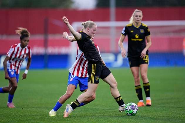October 16, 2025, Alcala De Henares, Madrid, Spain: Anna Sandberg of Manchester United, ManU in action during the UEFA Women s Champions League 2025 26 league phase MD2 match between Atletico de Madrid and Manchester United Women at Centro Deportivo Wanda Alcala de Henares on October 16, 2025 in Alcala de Henares, Madrid, Spain. Alcala De Henares Spain - ZUMAadri 20251016_zaa_a181_052 Copyright: xOscarxJ.xBarrosox
