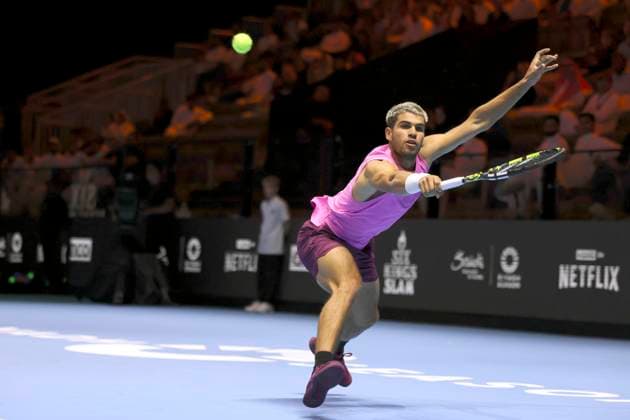(251017) -- RIYADH, Oct. 17, 2025 -- Carlos Alcaraz of Spain hits a return during the semifinal match against Taylor Fritz of the United States at the Six Kings Slam tennis tournament in Riyadh, Saudi Arabia, Oct. 16, 2025. ) (SP)SAUDI ARABIA-RIYADH-TENNIS-6 KINGS SLAM-SEMIFINAL LuoxChen 