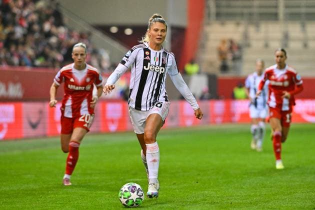 MUNICH, GERMANY - OCTOBER 16: with ball Michela CAMBIAGHI (Juventus Turin 36) during the UWCL match between FC Bayern Munich vs. Juventus FC on matchday 2 at FC Bayern Campus on October 16, 2025 in Munich, Germany Deutschland Copyright: xBEAUTIFULxSPORTS Goldbergx