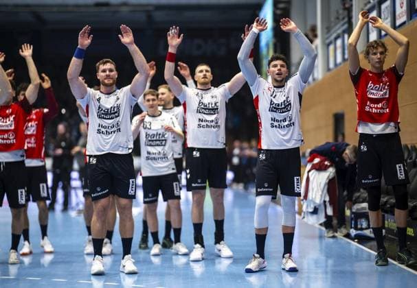 DAIKIN HBL HANDBALL MEN 1 BL 9 GAME DAY THSV EISENACH SG FLENSBURG HANDEWITT FOR EDITORIAL PURPOSES ONLY p 16 10 2025 Eisenach DAIKIN HBL Handball 1 Bundesliga Herren Saison 2025 2026 9 Spieltag Werner Assmann Halle ThSV Eisenach SG Flensburg Handewitt in photo Flensburg cheering after victory Germany Thüringen Eisenach Copyright SaschaxFromm Copyright: SaschaxFromm doc82urxsta2pf12ygkv6tm ,EDITORIAL USE ONLY Copyright: SaschaxFromm