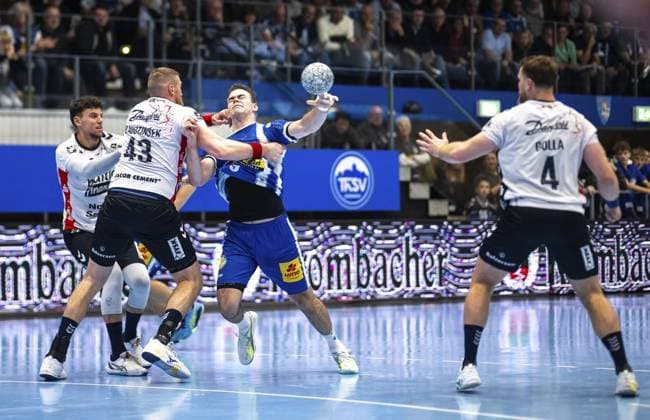 DAIKIN HBL HANDBALL MEN 1 BL 9 GAME DAY THSV EISENACH SG FLENSBURG HANDEWITT FOR EDITORIAL PURPOSES ONLY p 16 10 2025 Eisenach DAIKIN HBL Handball 1 Bundesliga Men Season 2025 2026 9 Matchday Werner Assmann Halle ThSV Eisenach SG Flensburg Handewitt in photo Max Beneke 9 ThSV Eisenach in duel with Blaž¾ Blagotinöek 43 SG Flensburg Handewitt Germany Thuringia Eisenach Copyright SaschaxFromm Copyright: SaschaxFromm doc82urzt2u0vk36mg1n3f ,EDITORIAL USE ONLY Copyright: SaschaxFromm