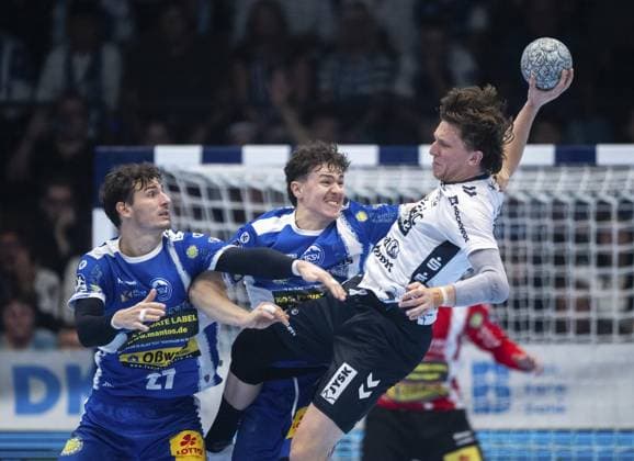 DAIKIN HBL HANDBALL MEN 1 BL 9 GAME DAY THSV EISENACH SG FLENSBURG HANDEWITT FOR EDITORIAL PURPOSES ONLY p 16 10 2025 Eisenach DAIKIN HBL Handball 1 Bundesliga Herren Saison 2025 2026 9 Spieltag Werner Assmann Halle ThSV Eisenach SG Flensburg Handewitt im Foto Philipp Meyer 27 ThSV Eisenach , Tillman Leu 99 ThSV Eisenach , Lasse Moller 64 SG Flensburg Handewitt Germany Thuringia Eisenach Copyright SaschaxFromm Copyright: SaschaxFromm doc82us2499ckwdin1mczf ,EDITORIAL USE ONLY Copyright: SaschaxFromm