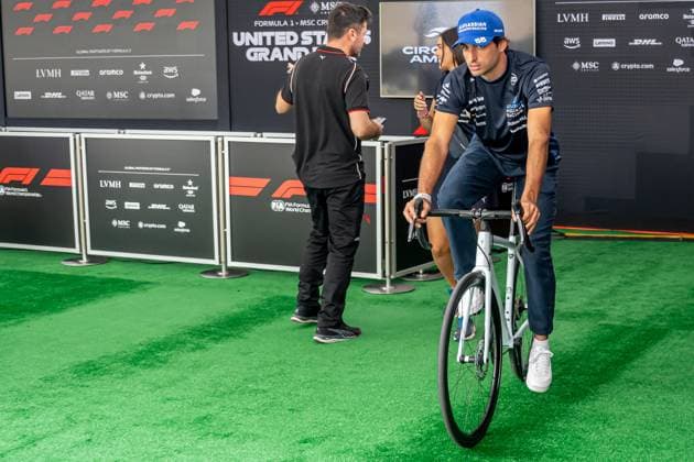 AUSTIN, TEXAS, UNITED STATES: Carlos Sainz, racing for the Williams Racing team during the 2025 Formula 1 United States Grand Prix at the Circuit of the Americas in Austin, Texas, United States