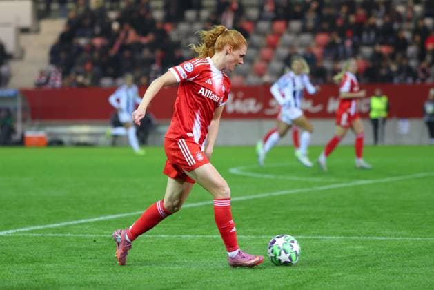 Stine Ballisager 3, FC Bayern Munich at the match between FC Bayern Munich v Juventus Turin, Football, UEFA Women s Champions League 2025 2026, 2 Matchday on 16 10 2025 in Munich, FC Bayern Campus DFL and DFB regulations prohibit any use of photographs as image sequences and or quasi video Bayern Germany