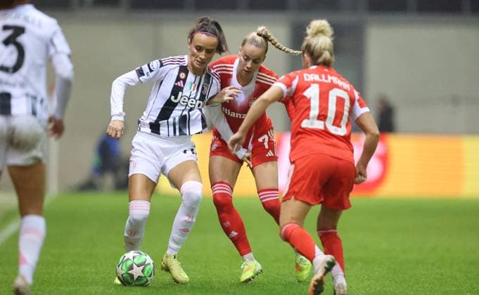 Bonansea Barbara - Gwinn Giulia , FC Bayern München-Juventus Turin, Champions League der Frauen , Fußball , in den FC Bayern Campus, in München , Bayern, Deutschland. Oktober 16, 2025 . Photo by: Davide Elias IPA Photo Pressefoto DENL Copyright: xDavidexEliasx