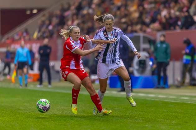 Munich, Germany 04 November 2024 CL Women 2025 2026 FC Bayern Munich vs Juventus Turin In the picture from left in the duel Georgia Stanway FCB and Emma Godo Turin FC Bayern Campus Bayern Copyright: xFotostandx xSchäferx