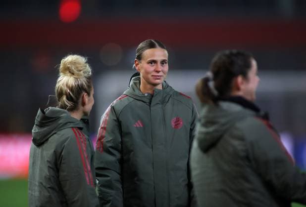 Football, Women, Womens Champions League, Matchday 2, Season 2025 2026, FC Bayern Munich Juventus Turin, Campus Klara Bühl Buehl FC Bayern Munich after the match on the lap of honor