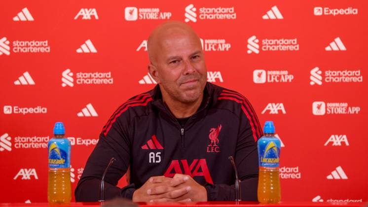 Football - FA Premier League - Liverpool FC v Manchester United, ManU FC KIRKBY, ENGLAND - Friday, August 29, 2025: Liverpool s head coach Arne Slot speaks at a pre-match press conference, PK, Pressekonferenz at the AXA Training Centre ahead of the FA Premier League match between Liverpool FC and Manchester United FC. (Photo by Propaganda) KIRKBY AXA Training Centre MERSEYSIDE ENGLAND  Copyright: xDavidxRawcliffex 2025-10-17-002-Slot_Press_Conf