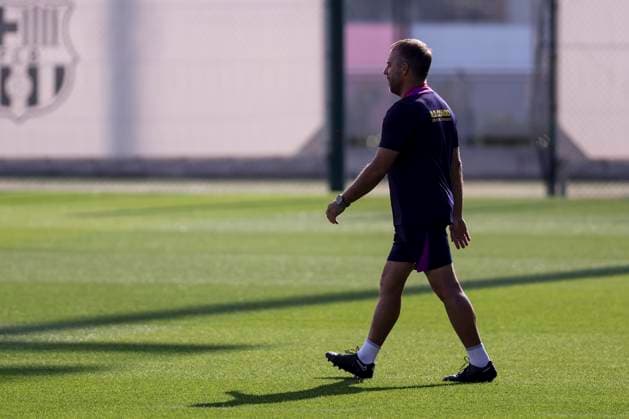 October 17, 2025, Sant Joan Despi, Barcelona, SPAIN: Hansi Flick, head coah during the training day of FC Barcelona, Barca ahead the Spanish League, La Liga EA Sports, football match against Girona FC at Ciudad Esportiva Joan Gamper on October 17, 2025 in Sant Joan Despi, Barcelona, Spain. Sant Joan Despi SPAIN - ZUMAa181 20251017_zaa_a181_002 Copyright: xJavierxBorregox