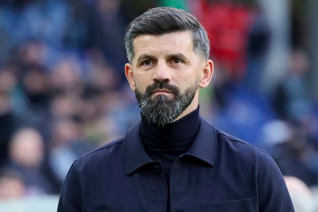 Trainer Miron Muslic (FC Schalke 04) schaut enttaeuscht, 2. Bundesliga, Hannover 96 v FC Schalke 04, Heinz von Heiden Arena am 17. October 2025 in Hannover, Deutschland. (Foto von Marco Steinbrenner DeFodi Images) Trainer Miron Muslic (FC Schalke 04) looks dejected, 2. Bundesliga, Hannover 96 v FC Schalke 04, Heinz von Heiden Arena, October 17, 2025 in Hanover, Germany. (Photo by Marco Steinbrenner DeFodi Images) Coach Miron Muslic FC Schalke 04 looks disappointed, 2 Bundesliga, Hannover 96 v FC Schalke 04, Heinz von Heiden Arena on October 17, 2025 in Hanover, Germany Photo by Marco Steinbrenner DeFodi Images Coach Miron Muslic FC Schalke 04 looks disappointed, 2 Bundesliga, Hannover 96 v FC Schalke 04, Heinz von Heiden Arena, October 17, 2025 in Hanover, Germany Photo by Marco Steinbrenner DeFodi Images