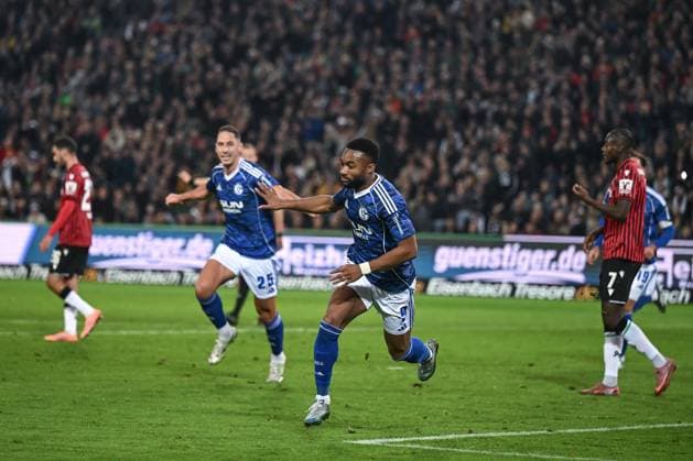 17 10 2025, Football, 2 Bundesliga, Season 2025 2026, Matchday 9, Hannover 96 FC Schalke 04, Moussa Sylla FC Schalke 04 celebrates the goal for 0 2, xRHR PHOTO YYx Copyright: KROEGER RHR-FOTOx RHR-FOTO YY