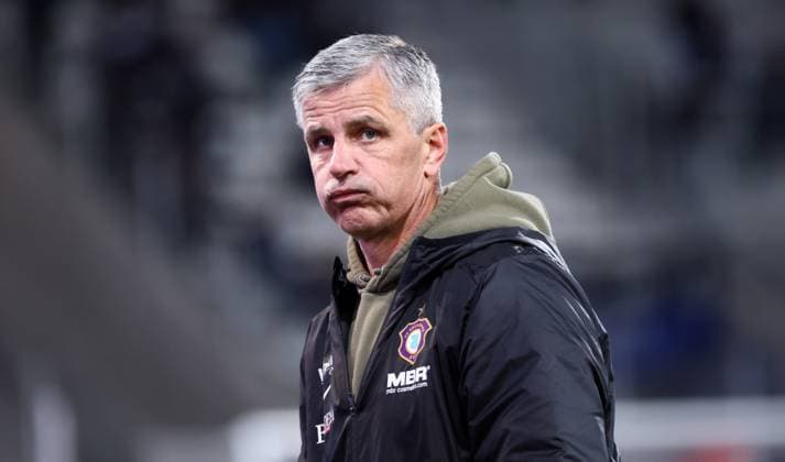 Aue, 17 10 2025, Erzgebirgsstadion, Fußball, 3 Liga, 11 Spieltag FC Erzgebirge Aue vs SV Waldhof Mannheim , Im Bild Trainer Jens Härtel Haertel, Erzgebirge Aue , Nur für journalistische Zwecke Only for editorial use , DFB DFL regulations prohibit any use of photographs as image sequences and or quasi video , Picture Point