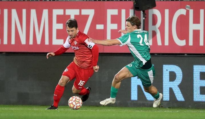 17 10 2025, xfsx, Men, Soccer, Season 2025 2026, Regionalliga Bayern, 14 Matchday FC Wuerzburger Kickers SpVgg Greuther Fuerth II v li Peter Kurzweg FC Wuerzburger Kickers , Lado Akhalaia SpVgg Greuther Fuerth II Wuerzburg AKON ARENA Bayern Germany