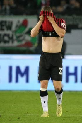 17 10 2025, xmohx, Soccer 2 Bundesliga, Hannover 96 FC Schalke 04 v l Maurice Neubauer Hannover 96 Disappointed, sad, frustrated DFL DFB REGULATIONS PROHIBIT ANY USE OF PHOTOGRAPHS as IMAGE SEQUENCES and or QUASI VIDEO Hannover