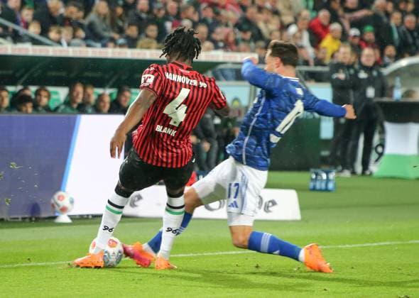 Germany Soccer 2 Bundesliga 2025 26, 9 Matchday Hannover 96 vs FC Schalke 04 Heinz von Heiden Arena Stadion Hannover Hendry Blank Hannover 96, 4 Hannover Copyright: xAymanxAlahmedx