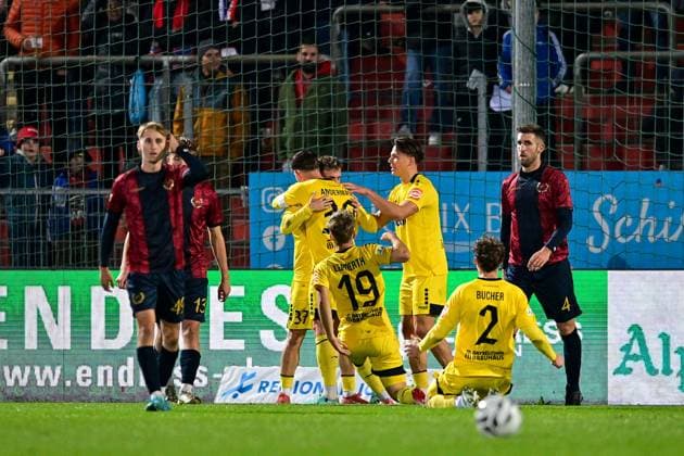 Bayreuth player with goal celebration, jubilation, goal celebration, celebrate the goal, goal, celebration, jubilation over the goal to 0 1 by Nicolas Andermatt Bayreuth, 30 , optimistic, action, action, Unterhaching player looking disappointed, disappointment, frustration, disappointed, pessimistic, 17 10 2025, Unterhaching Germany , Football, Regionalliga Bayern, SpVgg Unterhaching SpVgg Bayreuth xslx