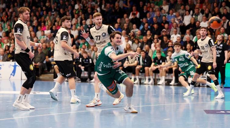 BAU 17 10 2025 Göppingen Handball Frisch Auf Göppingen vs Bergischer HC, Ludvig Hallböck Göppingen, front