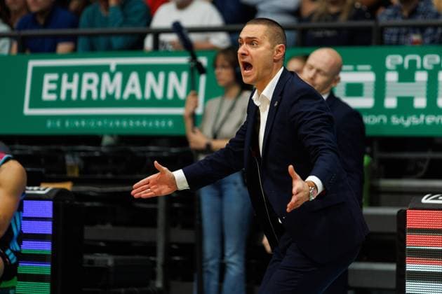 Marko Stankovic Head Coach Telekom Baskets Bonn on the sideline, Vet Concept Gladiators Trier vs Telekom Baskets Bonn, Basketball, BBL Cup, Round of 16, 2025 2026 season, 17 10 2025 Vet Concept Gladiators Trier vs Telekom Baskets Bonn, Basketball, BBL Cup, Round of 16, 2025 2026 season, 17 10 2025 Copyright: xEibner-Pressefoto AlexanderxNeisx EP_ANS
