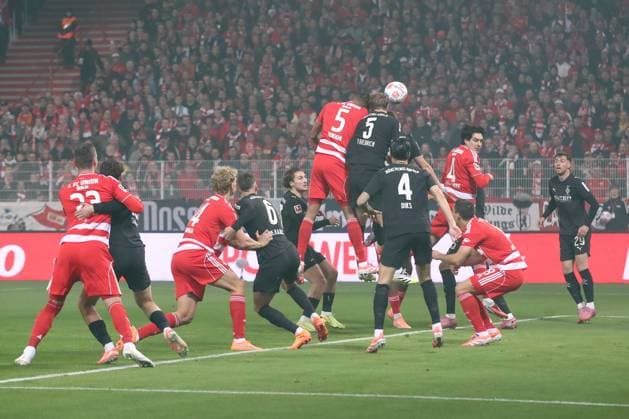 17 10 2025, xtgx, Soccer 1 Bundesliga Union Berlin Borussia Moenchengladbach v l Goal for 1 0 by Danilho Doekhi Union Berlin, 5 DFL DFB REGULATIONS PROHIBIT ANY USE OF PHOTOGRAPHS as IMAGE SEQUENCES and or QUASI VIDEO Berlin