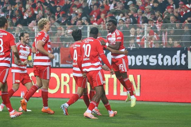 Berlin, Germany, 17 10 2025 Stadion Alte Försterei 7 Matchday, Season 2025 26, 1 Soccer Bundesliga Union Berlin Borussia Mönchengladbach Goal celebration after the 1 0 by Danilho Doekhi in the 3 minute, among others with Diogo Leite 4, Union Berlin , Ilyas Ansah 10, Union Berlin , Derrick Köhn 39, Union Berlin Copyright: xdtsxNachrichtenagenturx dts_88961