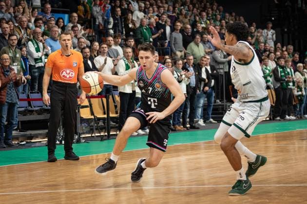 easyCredit BBL Cup, VET CONCEPT Gladiators Trier vs Telekom Baskets Bonn, 17 10 2025 Grayson Murphy Telekom Baskets Bonn 7 steps on the gas easyCredit BBL Cup, VET CONCEPT Gladiators Trier vs Telekom Baskets Bonn, 17 10 2025, SWT Arena Trier Copyright: xBEAUTIFULxSPORTS Derixx