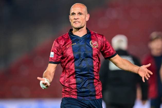 Manuel Stiefler Unterhaching, 8 after the end of the match not amused, gives instructions, gesticulates, gesticulate with arms, gives instructions, gesticulate, 17 10 2025, Unterhaching Germany , Football, Regionalliga Bayern, SpVgg Unterhaching SpVgg Bayreuth xslx