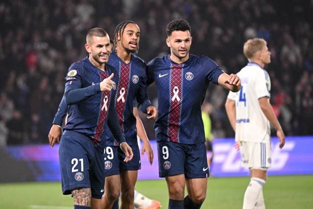 Paris Saint-Germain FC v RC Strasbourg Alsace - Ligue 1 McDonald s 2025 2026 21 Lucas HERNANDEZ (psg) - 09 Goncalo MATIAS RAMOS (psg) - 29 Bradley BARCOLA (psg) during the Ligue 1 McDonald s match between Paris and Strasbourg at Parc des Princes on October 17, 2025 in Paris, France. Paris France  Copyright: xFEPx 776348162