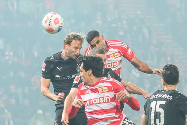 in the picture from l Marvin Friedrich Borussia Moenchengladbach , 1 0 by Danilho Doekhi 1 FC Union , GER, Berlin, 1 FC Union Berlin vs Borussia Moenchengladbach, 1 Bundesliga, Football, DFB, Season 2025 2026, Alte Foersterei, Matchday, DFB DFL REGULATIONS PROHIBIT ANY USE OF PHOTOGRAPHS AS IMAGE SEQUENCES AND OR QUASI VIDEO, 17 10 25, Copyright: HMBxMedia UwexKoch