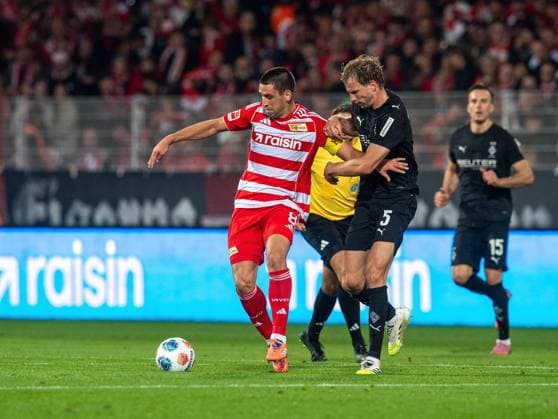 Soccer, Men, Season 2025 2026, 1 Bundesliga 7 Matchday , 1 FC Union Berlin Borussia Mönchengladbach, v l Rani Khedira 1 FC Union Berlin , Marvin Friedrich Gladbach , 17 10 2025, Copyright: xSebastianxRäppold MatthiasxKochx