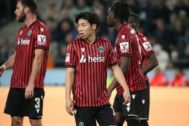 17 10 2025, xmohx, Soccer 2 Bundesliga, Hannover 96 FC Schalke 04 v l Daisuke Yokota Hannover 96 Disappointed, sad, frustrated DFL DFB REGULATIONS PROHIBIT ANY USE OF PHOTOGRAPHS as IMAGE SEQUENCES and or QUASI VIDEO Hannover