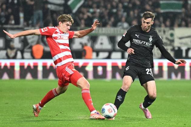 Aljoscha Kemlein 1 FC Union Berlin, 6 and Luca Netz Borussia Moenchengladbach, 20 GER, 1 FC Union Berlin vs Borussia Moenchengladbach, Football, Bundesliga, Season 2025 2026, Matchday 7, 17 10 2025 DFL REGULATES PROHIBIT ANY USE OF PHOTOGRAPHS AS IMAGE SEQUENCES AND OR QUASI VIDEO GER, 1 FC Union Berlin vs Borussia Moenchengladbach, Football, Bundesliga, Season 2025 2026, Matchday 7, 17 10 2025 Berlin Copyright: xEibner-Pressefoto RyanxSleimanx EP_RSN