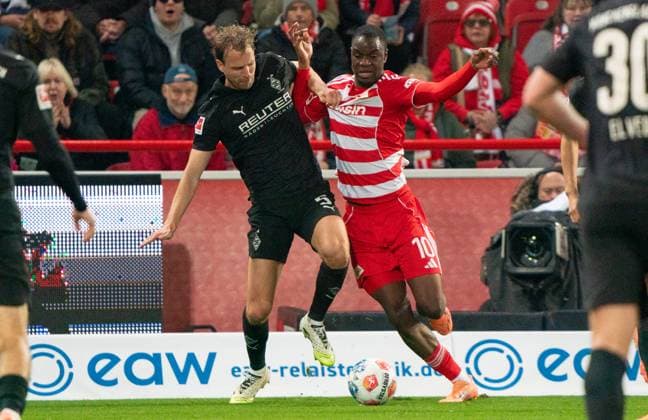 17 10 2025, Football, GER, Men, 1 Bundesliga, DFL, Matchday 7, 1 FC Union Berlin Borussia Mönchengladbach Marvin Friedrich Borussia Mönchengladbach, l vs Ilyas Ansah 1 FC Union Berlin, re Berlin Stadion An der Alten Förtserei Berlin Germany