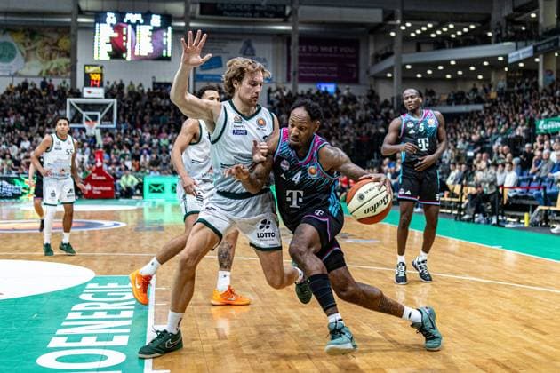 Jeff Garrett Jr Telekom Baskets Bonn, 04 vs Jorge Aav VET CONCEPT Gladiators Trier, 03 , Tylan Birts Telekom Baskets Bonn, 05 , Eli Brooks VET CONCEPT Gladiators Trier, 55 VET CONCEPT Gladiators Trier vs Telekom Baskets Bonn, Basketball, easy Credit BBL Cup, Matchday 2, Round of 16, 2025 2026, 17 10 2025 VET CONCEPT Gladiators Trier vs Telekom Baskets Bonn, Basketball, easy Credit BBL Cup, Matchday 2, Round of 16, 2025 2026, 17 10 2025 Trier Copyright: xEibner-Pressefoto GerhardxWingenx EP_GWR