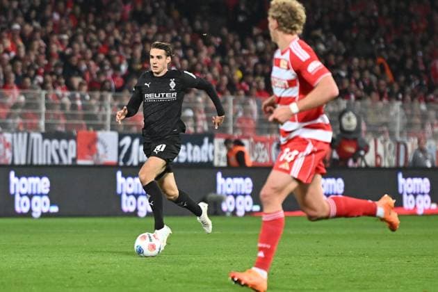 Florian Neuhaus Borussia Moenchengladbach, 10 GER, 1 FC Union Berlin vs Borussia Moenchengladbach, Football, Bundesliga, Season 2025 2026, Matchday 7, 17 10 2025 DFL REGULATES PROHIBIT ANY USE OF PHOTOGRAPHS AS IMAGE SEQUENCES AND OR QUASI VIDEO GER, 1 FC Union Berlin vs Borussia Moenchengladbach, Football, Bundesliga, Season 2025 2026, Matchday 7, 17 10 2025 Berlin Copyright: xEibner-Pressefoto RyanxSleimanx EP_RSN