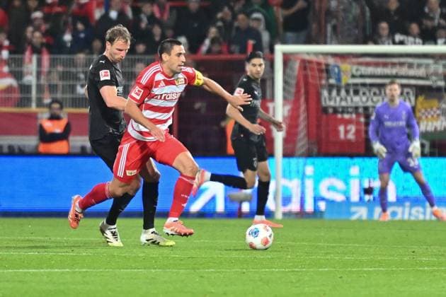 Rani Khedira 1 FC Union Berlin, 8 GER, 1 FC Union Berlin vs Borussia Moenchengladbach, Football, Bundesliga, Season 2025 2026, Matchday 7, 17 10 2025 DFL REGULATIONS PROHIBIT ANY USE OF PHOTOGRAPHS AS IMAGE SEQUENCES AND OR QUASI VIDEO GER, 1 FC Union Berlin vs Borussia Moenchengladbach, Football, Bundesliga, Season 2025 2026, Matchday 7, 17 10 2025 Berlin Copyright: xEibner-Pressefoto RyanxSleimanx EP_RSN