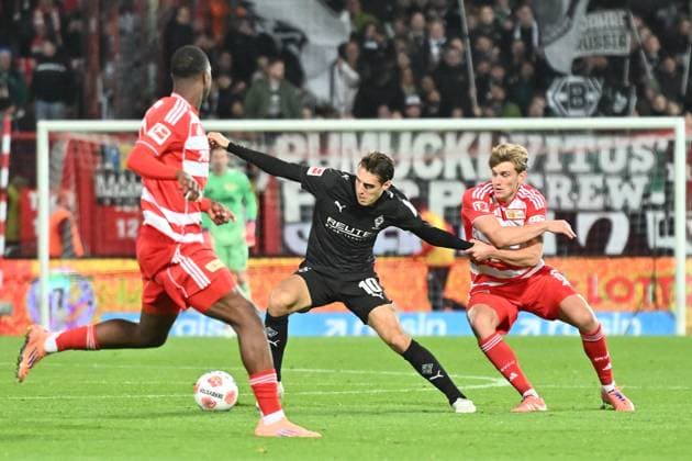 Florian Neuhaus Borussia Moenchengladbach, 10 GER, 1 FC Union Berlin vs Borussia Moenchengladbach, Football, Bundesliga, Season 2025 2026, Matchday 7, 17 10 2025 DFL REGULATES PROHIBIT ANY USE OF PHOTOGRAPHS AS IMAGE SEQUENCES AND OR QUASI VIDEO GER, 1 FC Union Berlin vs Borussia Moenchengladbach, Football, Bundesliga, Season 2025 2026, Matchday 7, 17 10 2025 Berlin Copyright: xEibner-Pressefoto RyanxSleimanx EP_RSN