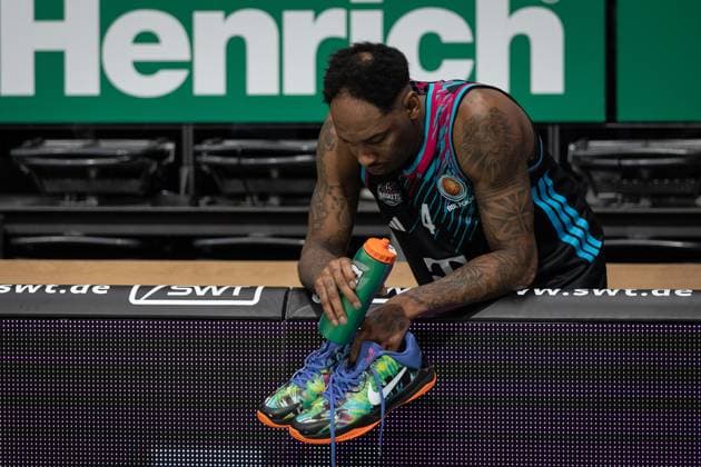 easyCredit BBL Cup, VET CONCEPT Gladiators Trier vs Telekom Baskets Bonn, 17 10 2025 Jeff Garrett Jr Telekom Baskets Bonn 4 is disappointed easyCredit BBL Cup, VET CONCEPT Gladiators Trier vs Telekom Baskets Bonn, 17 10 2025, SWT Arena Trier Copyright: xBEAUTIFULxSPORTS Derixx