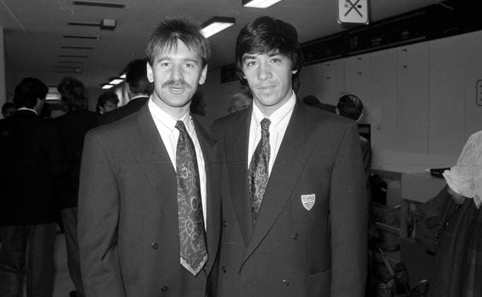 27.09.89 Feyenoord Rotterdam - VfB Stuttgart Niederlande, Rotterdam, 27.09.1989, Fussball, Saison 1989 1990, UEFA-Cup, Feyenoord Rotterdam - VfB Stuttgart (2:1): v.l. Demir Hotic, Jose Basualdo (beide VfB Stuttgart). *** 27 09 89 Feyenoord Rotterdam VfB Stuttgart Netherlands, Rotterdam, 27 09 1989, Football, Season 1989 1990, UEFA Cup, Feyenoord Rotterdam VfB Stuttgart 2 1 v l Demir Hotic, Jose Basualdo both VfB Stuttgart