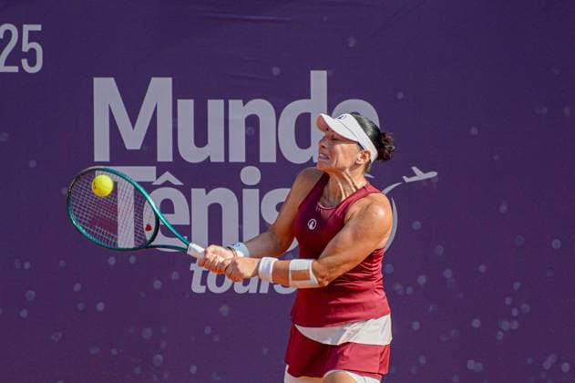Rio Ladies Open - Quarterfinals - Sada Nahimana vs Ekaterine Gorgodze rio de janeiro (rj), 10 17 2025 - wta125 brasil rioladiesopen rj - player ekaterine gorgodze performing a backhand during a match valid for the quarterfinals of the rio ladies open 2025 held at techset academy in the city of rio de janeiro, this friday, october 17, 2025. (Foto: Gabby Costa Thenews2 imago images) SPO  Copyright: xGabbyxCostax