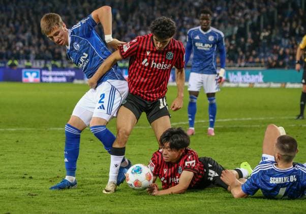 Germany Soccer 2 Bundesliga 2025 26, 9 Matchday Hannover 96 vs FC Schalke 04 Heinz von Heiden Arena Stadion Hannover Husseyn Chakroun Hannover 96, 14 Hayate Matsuda Hannover 96, 27 Hasan Kurucay Hasan Kurucay FC Schalke 04, 4 Felipe Sanchez Felipe Sanchez FC Schalke 04, 2 Hannover Copyright: xAymanxAlahmedx