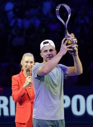 TENNIS - ATP, Tennis Herren Erste Bank Open VIENNA,AUSTRIA,17.OCT.25 - TENNIS - ATP World Tour, Erste Bank Open, Red Bull BassLine. Image shows Tallon Griekspoor (NED). Keywords: trophy.  GEPAxpictures xWalterxLuger